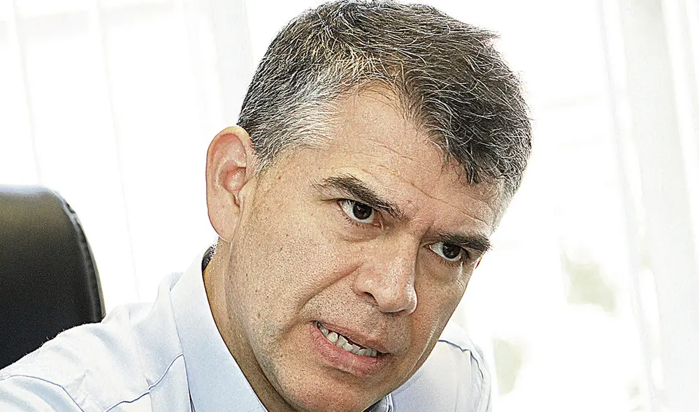 Busca remontar. Guzmán aún apuesta porque los indecisos opten por la opción morada. Foto: Virgilio Grajeda/La República