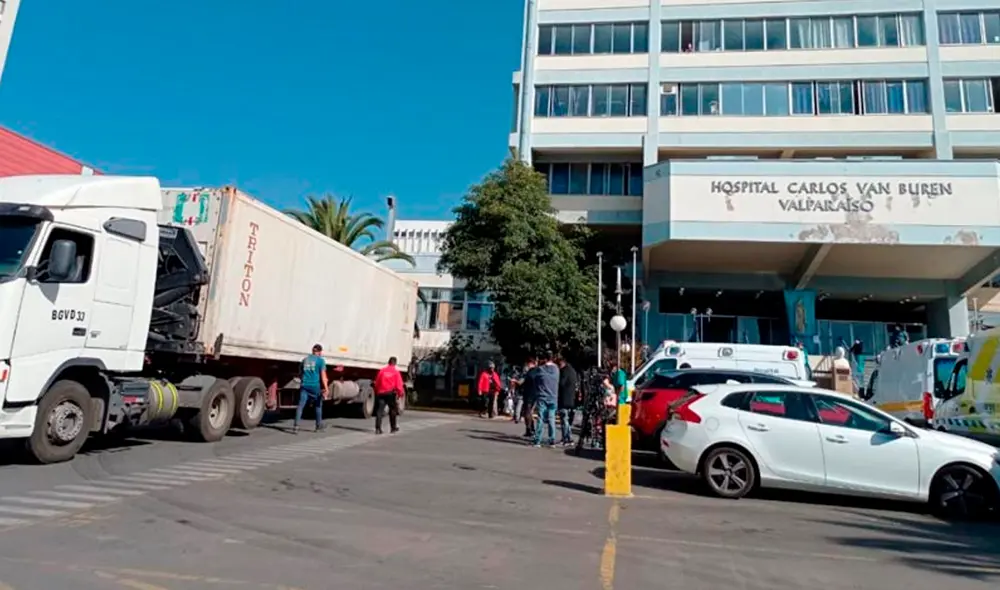 “Colapsó la morgue y lamentablemente se habilitaron pasillos”, explicó a la prensa local el dirigente de la Federación Nacional de Trabajadores de la Salud de Valparaíso. Foto: Twitter
