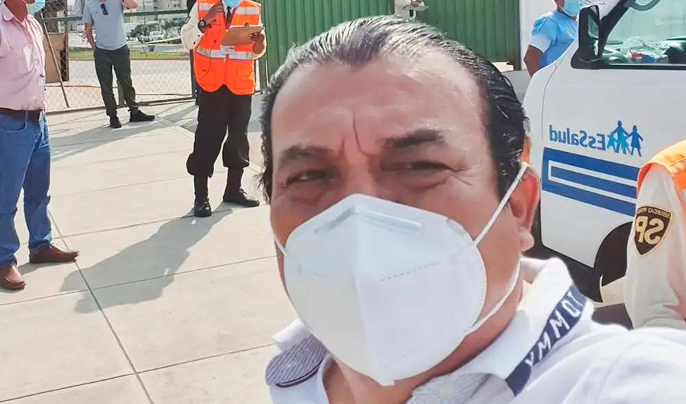 El humorista tuvo que traer a sus progenitores desde Cañete hacia Lima. Foto: Facebook / Manolo Rojas El humorista tuvo que traer a sus progenitores desde Cañete hacia Lima. Foto: Facebook / Manolo Rojas