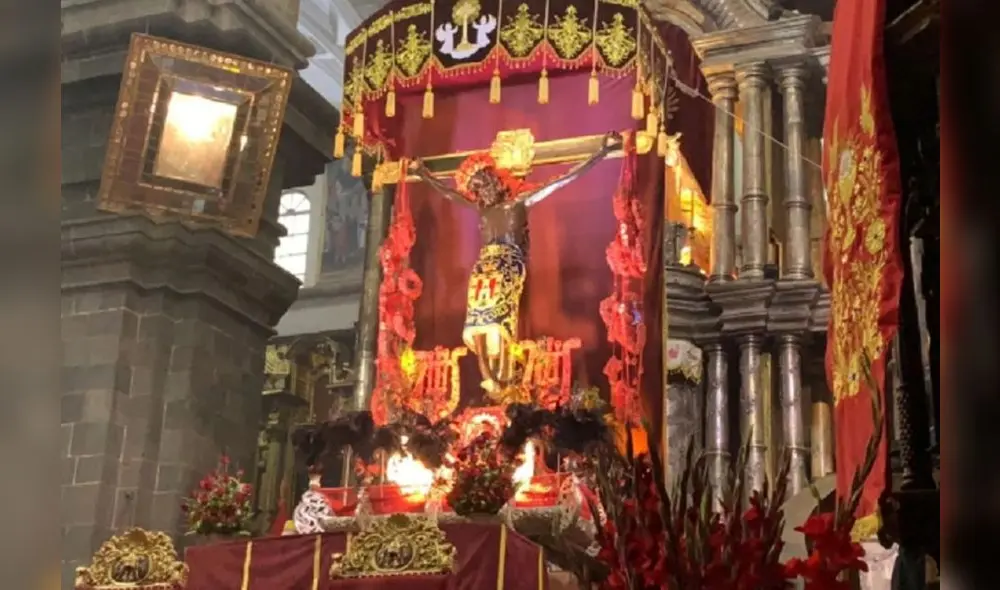 Un reducido número de la comunidad eclesiástica, autoridades locales, entre otros, accedieron a la catedral. Foto: Andina