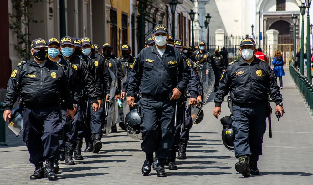 PNP indicó que a la fecha van 70.000 efectivos vacunados contra la COVID-19. Foto: La República PNP indicó que a la fecha van 70.000 efectivos vacunados contra la COVID-19. Foto: La República