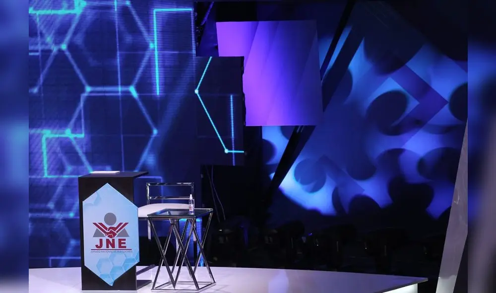 El atril de Vega permaneció vacío durante todo el debate. Foto: Aldair Mejía/ La República