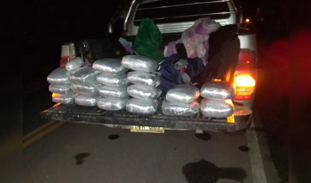 Se hallaron un total de 19 paquetes con la sustancia ilegal. Foto: PNP Se hallaron un total de 19 paquetes con la sustancia ilegal. Foto: PNP