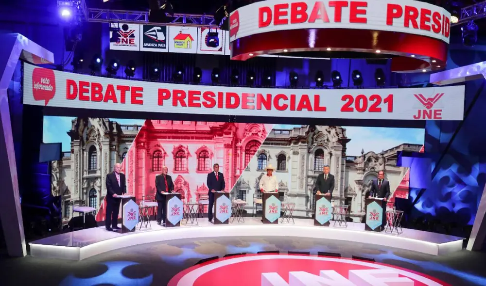 El debate presidencial podrás verlo por las señales de TV y por las plataformas de internet del JNE. Foto: EFE/Sebastián Castañeda