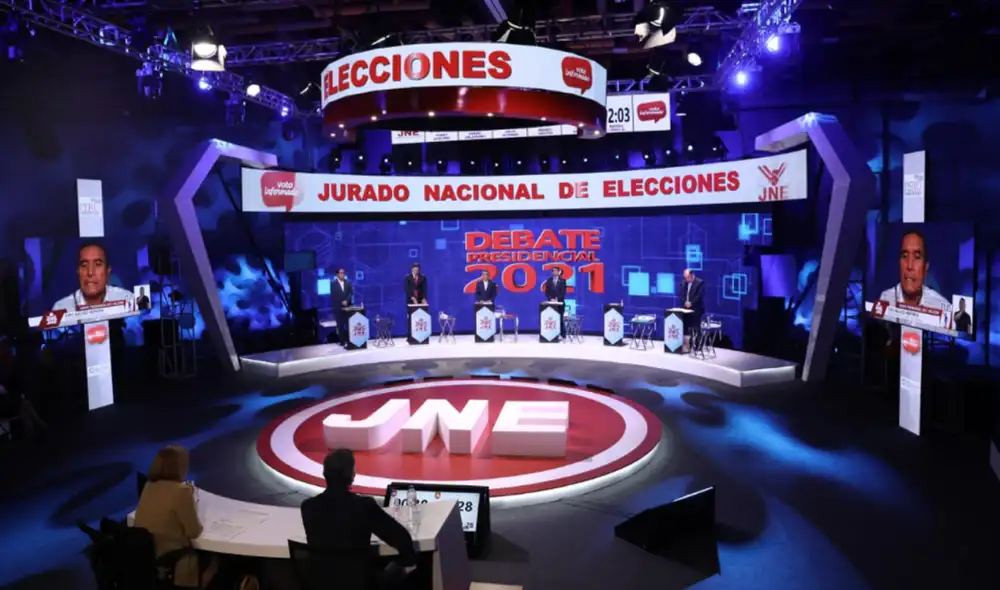 Ciro Gálvez participó de debate por videollamada debido a que aún se recupera de la COVID-19. Foto: Aldair Mejía / La República Ciro Gálvez participó de debate por videollamada debido a que aún se recupera de la COVID-19. Foto: Aldair Mejía / La República