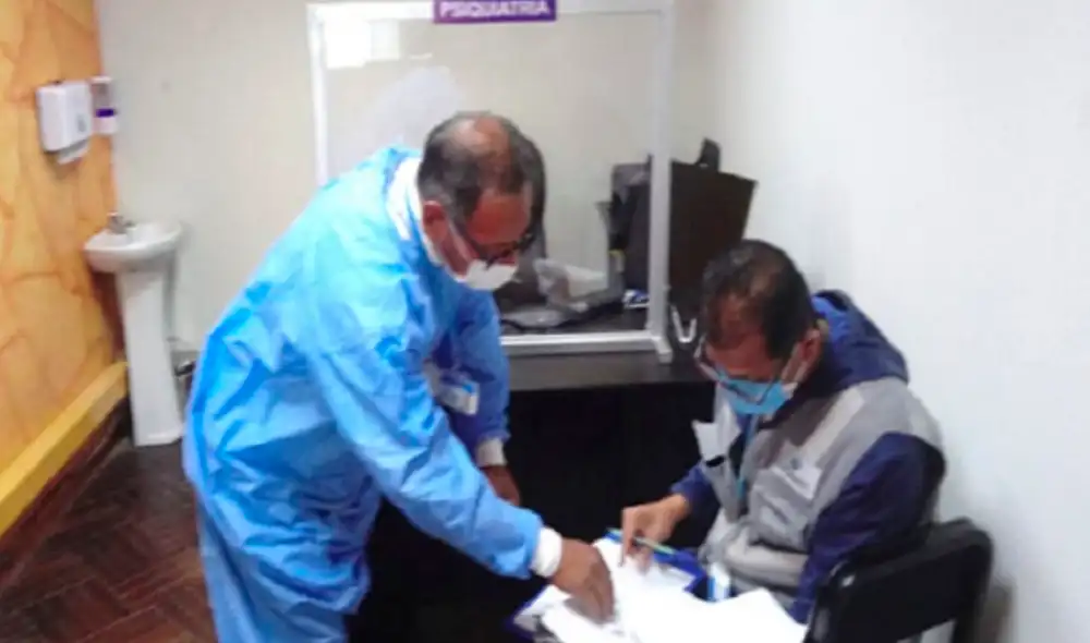 Entidad desarrolla acciones para revisar los últimos documentos que fueron emitidos por este centro de salud. Foto: Sucamec