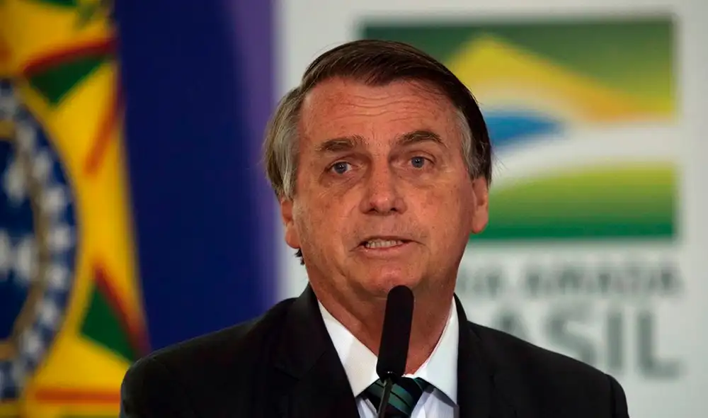 El presidente brasileño fue un acérrimo crítico de algunos inmunizantes que al final terminó comprando por falta de oferta. Foto: EFE