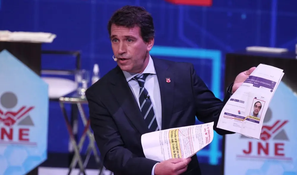 Rafael Santos aseguró que Lescano, Salaverry y Guzmán "representan al club de los lagartos”. Foto: Aldair Mejía/La República