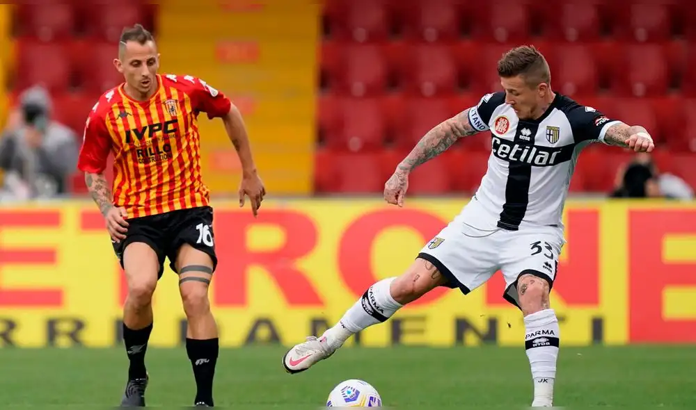 Benevento y Parma se vienen enfrentando en el Estadio Ciro Vigorito. Foto: EFE