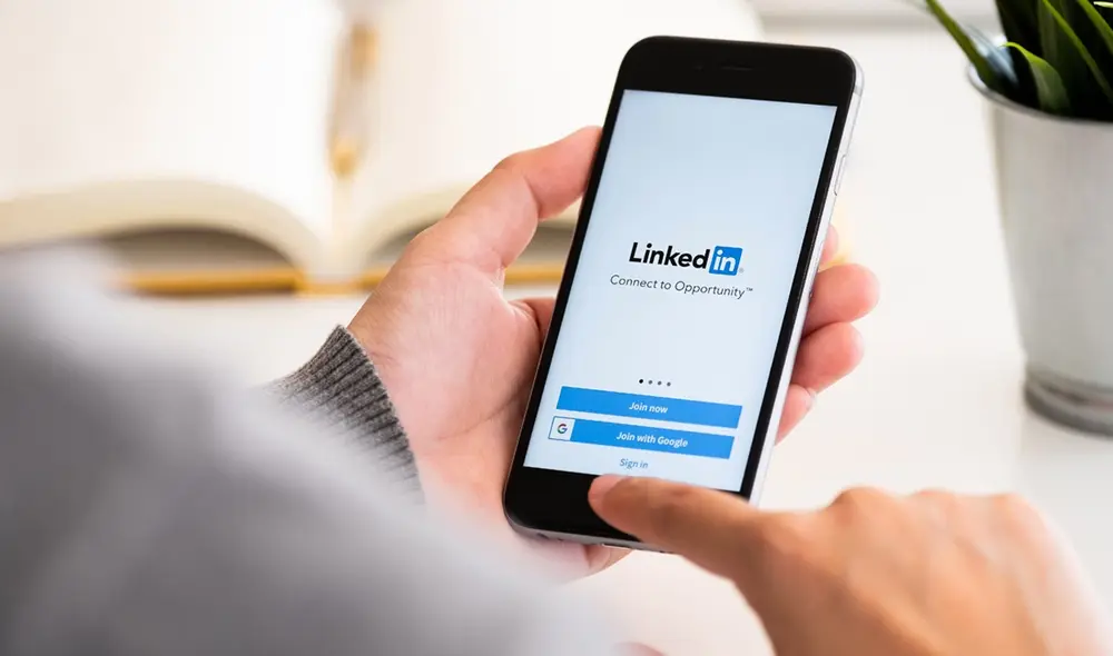 Con esta herramienta, los usuarios de LinkedIn podrán participar o simplemente escuchar sesiones en vivo. Foto: Natee Meepian Con esta herramienta, los usuarios de LinkedIn podrán participar o simplemente escuchar sesiones en vivo. Foto: Natee Meepian