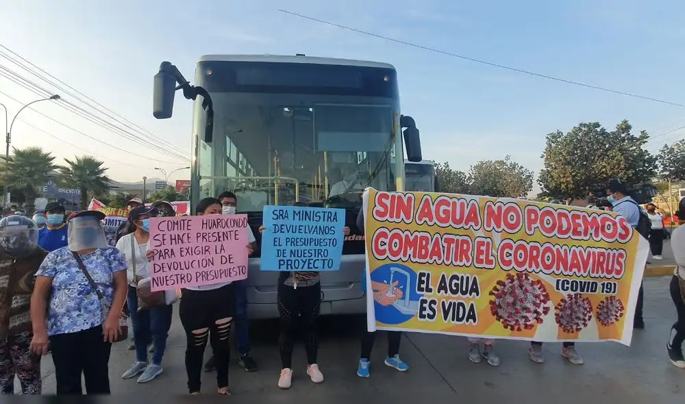 Ciudadanos de Comas e Independencia exigen agua potable. Foto: Deysi Portuguez/ URPI-La República