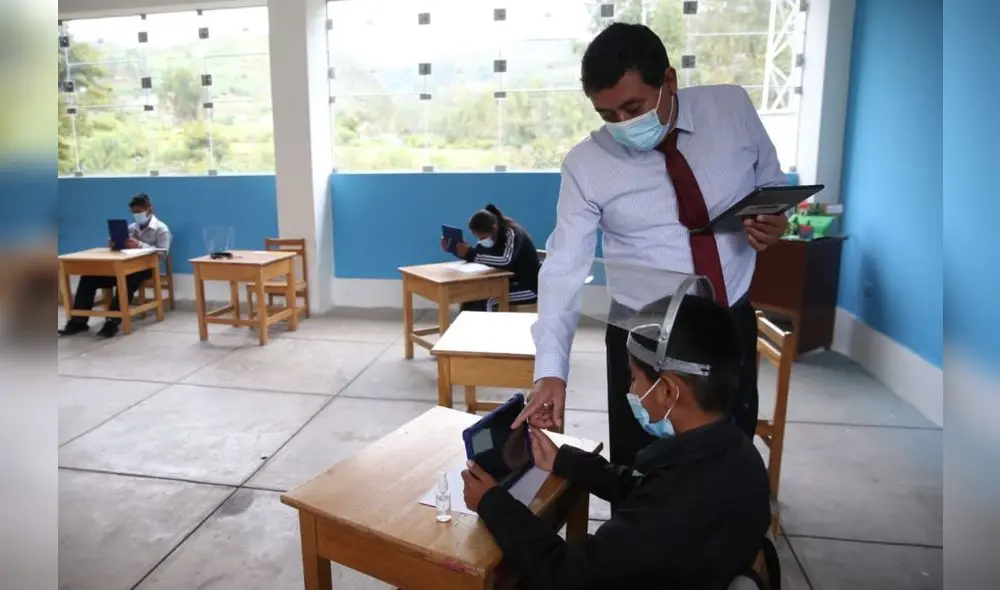 Solo algunos colegios de zonas rurales podrán tener clases presenciales. Foto: Andina Solo algunos colegios de zonas rurales podrán tener clases presenciales. Foto: Andina