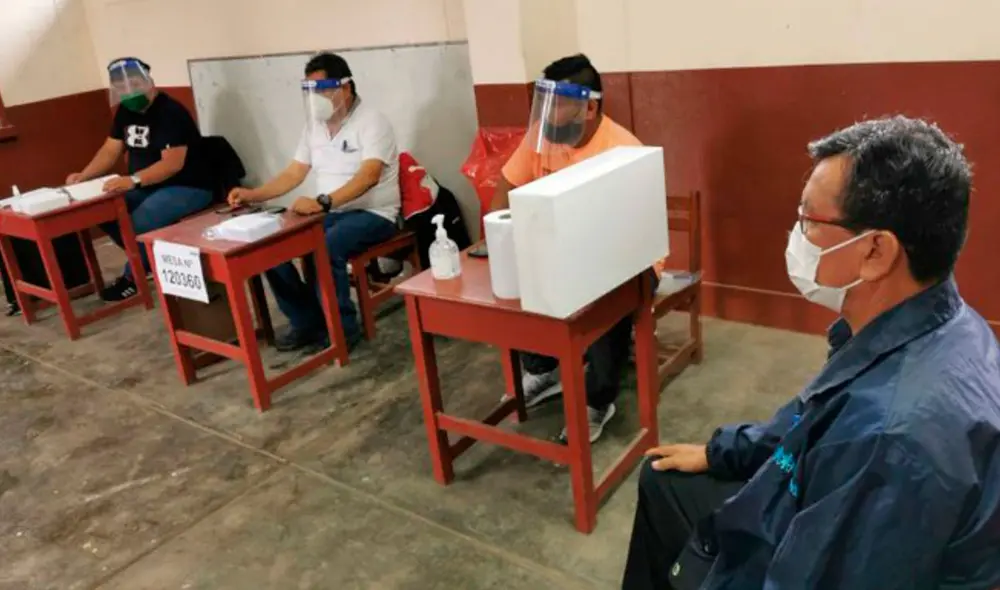 Los miembros de mesa podrán descargar su constancia de capacitación desde la web. Foto: Andina