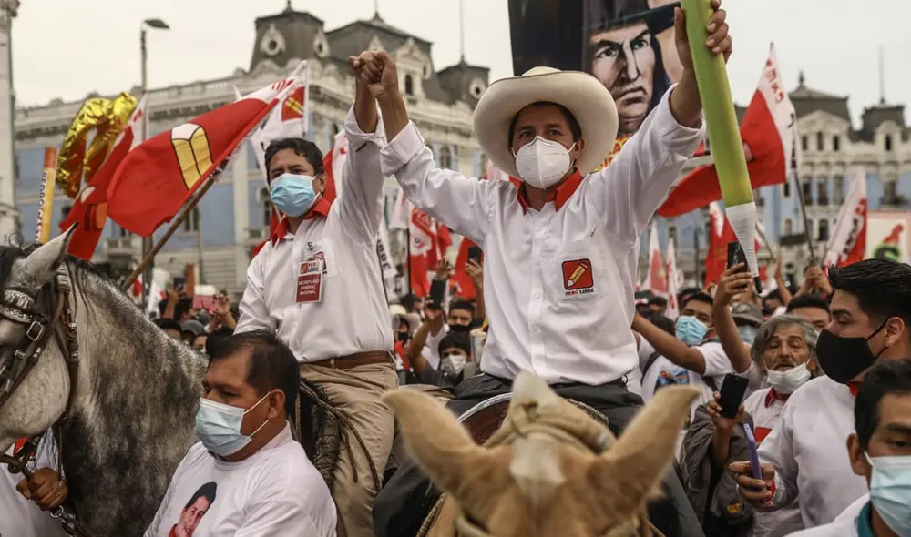 Pedro Castillo y Vladimir Cerrón acudieron al cierre de campaña de Perú Libre. Foto: Aldair Mejia/La República