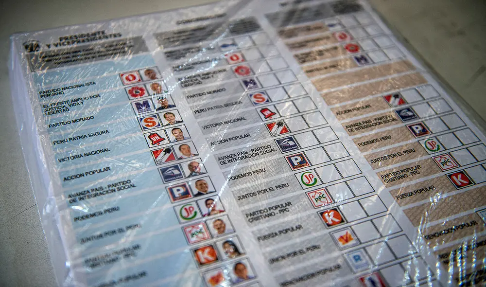 Casi 20 personas aspiran a presidir Perú y en España también se decidirá quién será. Foto: AFP Casi 20 personas aspiran a presidir Perú y en España también se decidirá quién será. Foto: AFP