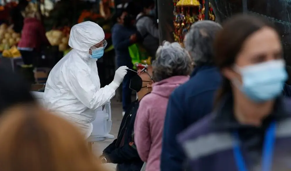 "Estamos viviendo un momento muy crítico", lamentó el ministro de Salud, Enrique Paris. Foto: Aton Chile "Estamos viviendo un momento muy crítico", lamentó el ministro de Salud, Enrique Paris. Foto: Aton Chile