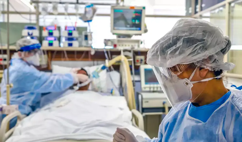 En algunas zonas de Brasil, los profesionales sanitarios también enfrentan la falta de medicamentos y cilindros de oxígeno destinados para los enfermos más graves. Foto: AFP En algunas zonas de Brasil, los profesionales sanitarios también enfrentan la falta de medicamentos y cilindros de oxígeno destinados para los enfermos más graves. Foto: AFP
