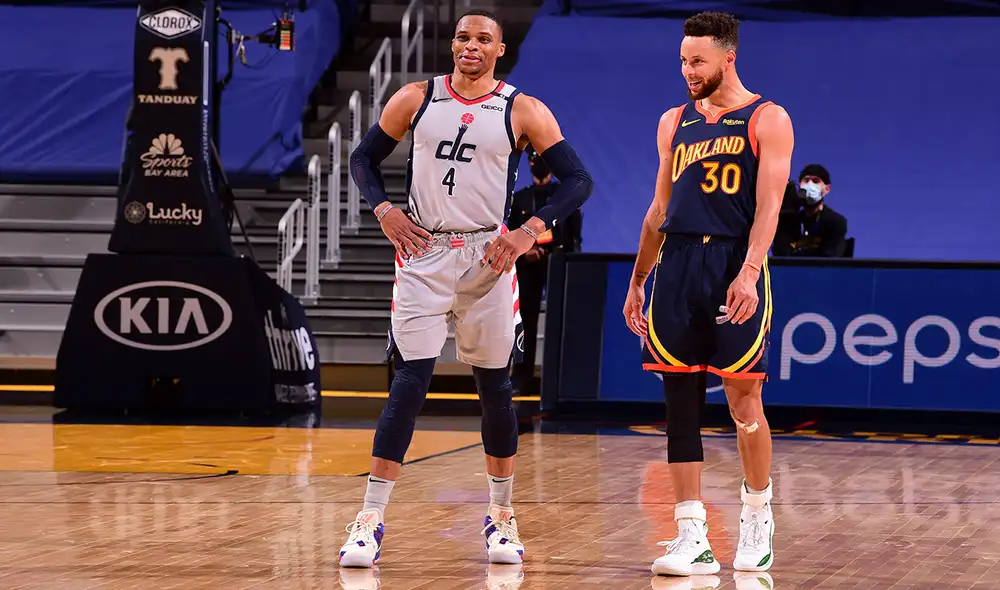 Stephen Curry y Russell Westbrook se vieron las caras este viernes 9 en la NBA. Foto: AFP