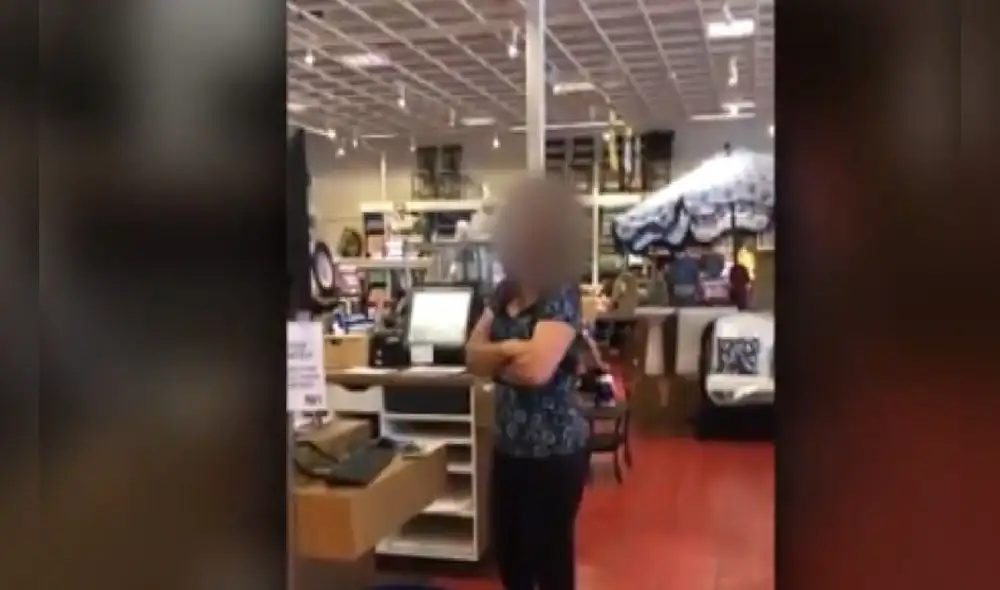 Mujer grabó la agresión ocurrida en un centro comercial en Florida (EE. UU.). Foto: captura video