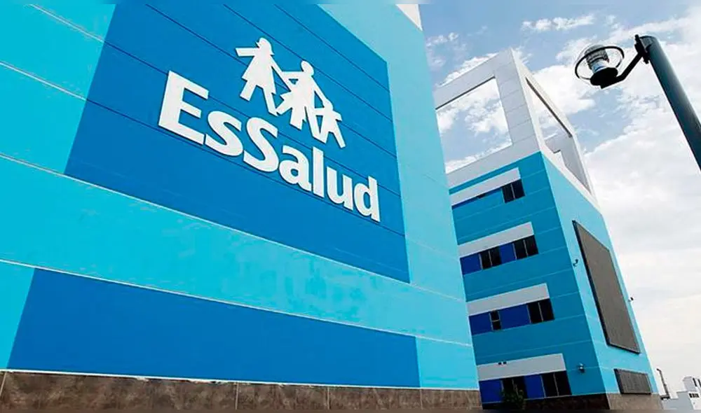 La presidenta ejecutiva de EsSalud, Fiorella Molinelli explica las recomendaciones a la hora de ir a votar. Foto: difusión
