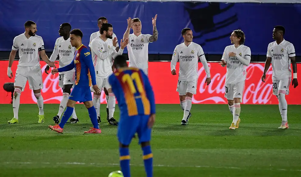 Real Madrid y FC Barcelona juegan por la jornada 30 de LaLiga Santander. Foto: AFP
