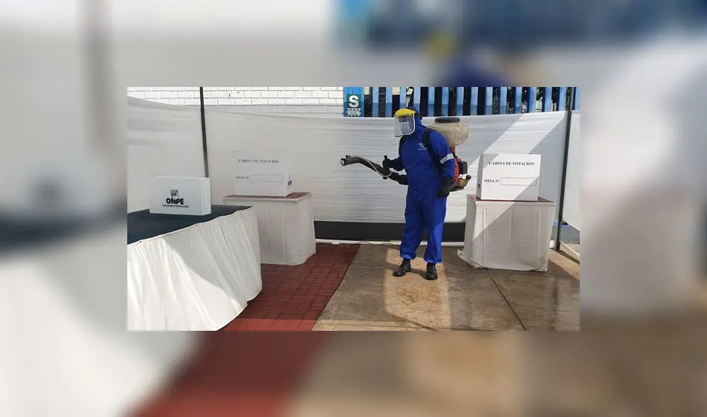 El alcalde del distrito, José Guevara, indicó que entre hoy y mañana se realizarán estas desinfecciones. Foto: Johann Klug / La República