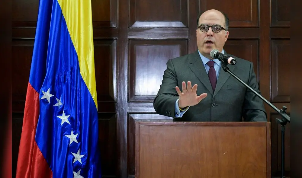 “Si el Grupo de Lima tiene que cumplir un papel es precisamente que Perú lidere con fuerza, sea cual sea el Gobierno que esté de turno”, dijo Julio Borges a La República. Foto: AFP