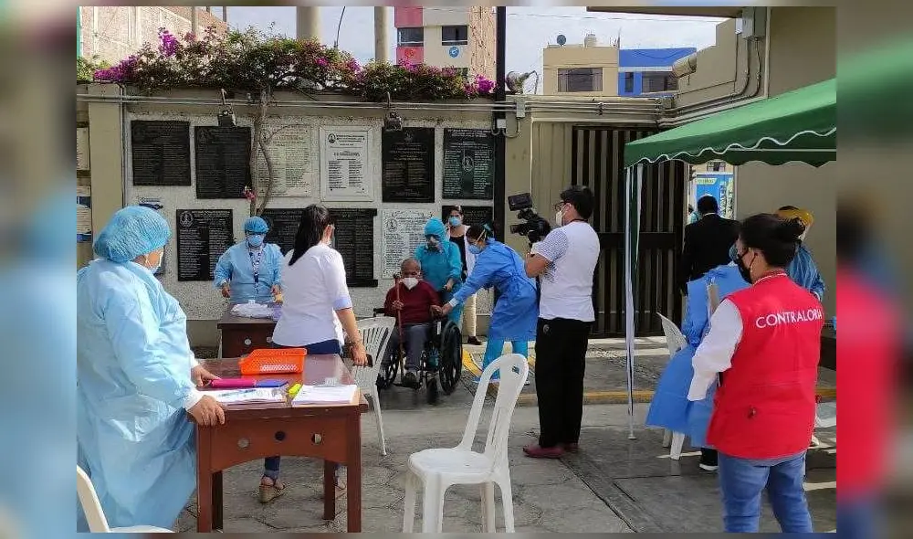 Contraloría advirtió que el registro de personas vacunadas no se procesa durante el día. Foto: Prensa Contraloría