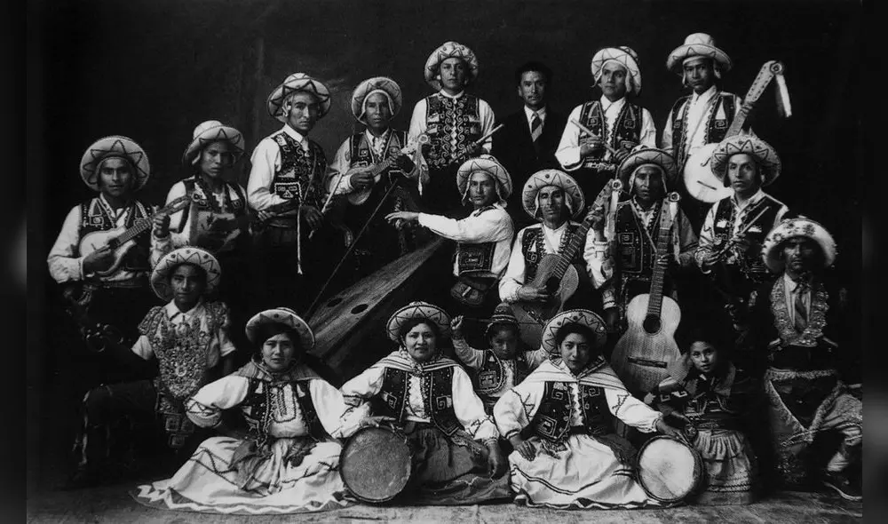 EXPOSICION DE FOTOS DE MARTIN CHAMBI EN EL MALI EXPOSICION DE FOTOS DE MARTIN CHAMBI EN EL MALI