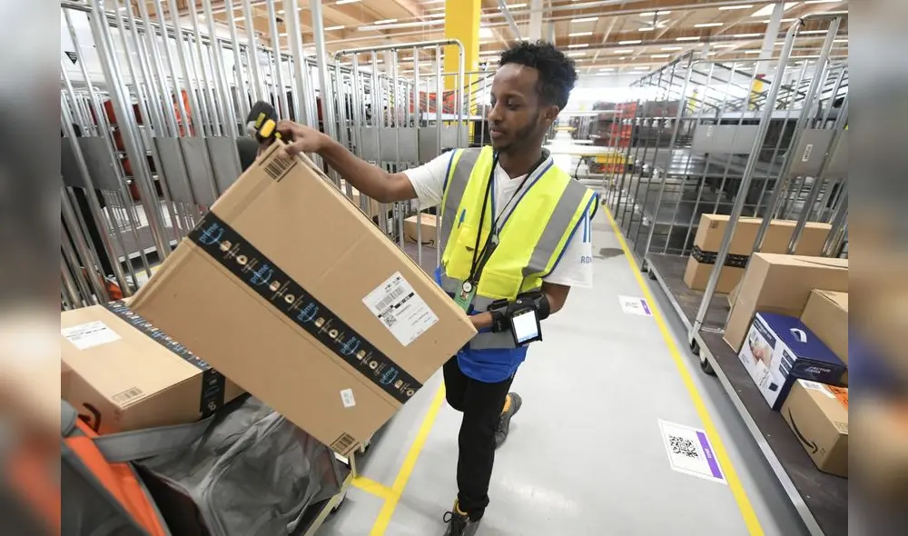 No hay tiempo para ir al baño si se quiere alcanzar las altas metas de productividad que impone la empresa. Foto: AFP.