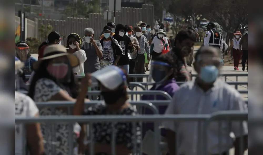 Aglomeraciones en Villa María del Triunfo. Foto: Jorge Cerdan/La República Aglomeraciones en Villa María del Triunfo. Foto: Jorge Cerdan/La República