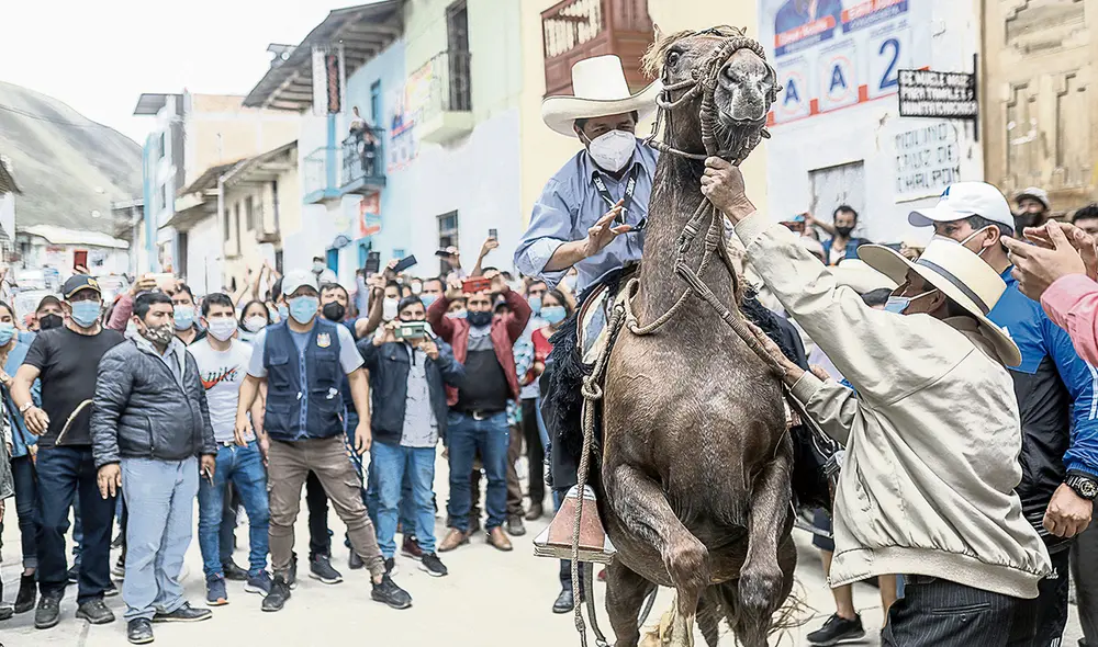 Increíble giro. Hace un mes, nadie veía con posibilidades a Pedro Castillo. Foto: Aldair Mejía/La República