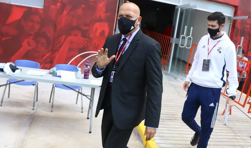 Roberto Mosquera llegó a Sporting Cristal en el 2020 y salió campeón. Foto: difusión Roberto Mosquera llegó a Sporting Cristal en el 2020 y salió campeón. Foto: difusión