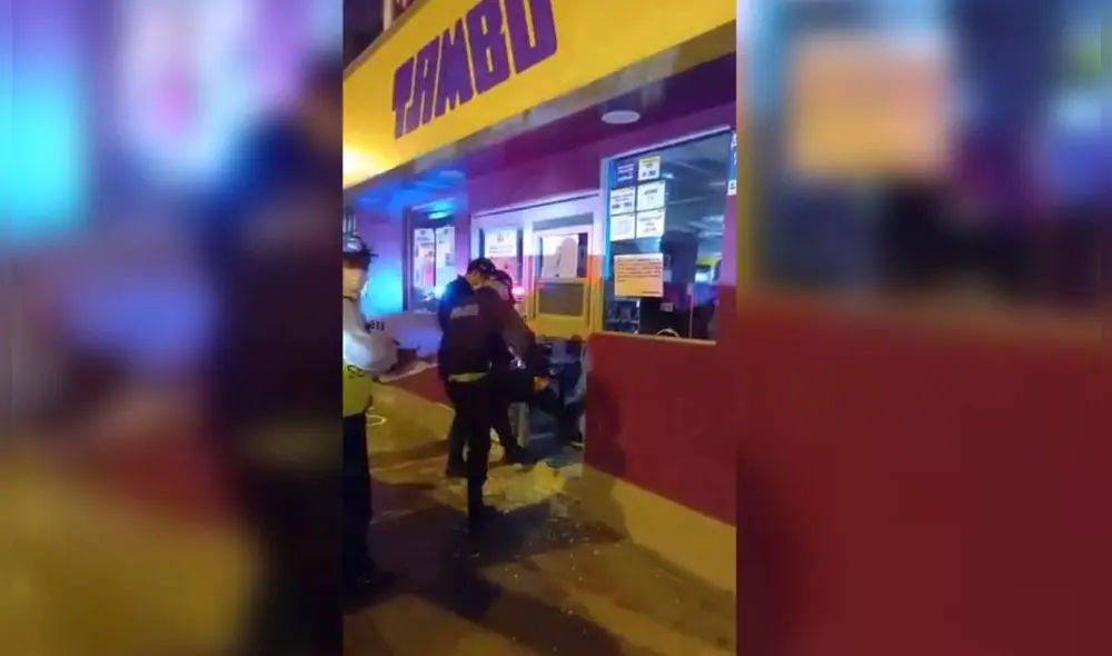 El delincuente ingresó por la ventana de despacho. Foto: Municipalidad de Surco El delincuente ingresó por la ventana de despacho. Foto: Municipalidad de Surco