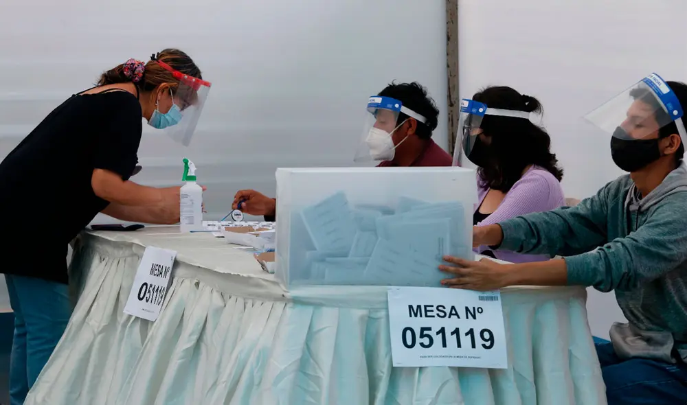 Las personas que asumieron como miembros de mesa ante la falta de titulares o suplentes tendrán un nuevo plazo de inscripción. Foto: Carlos Contreras / Grupo La República Las personas que asumieron como miembros de mesa ante la falta de titulares o suplentes tendrán un nuevo plazo de inscripción. Foto: Carlos Contreras / Grupo La República