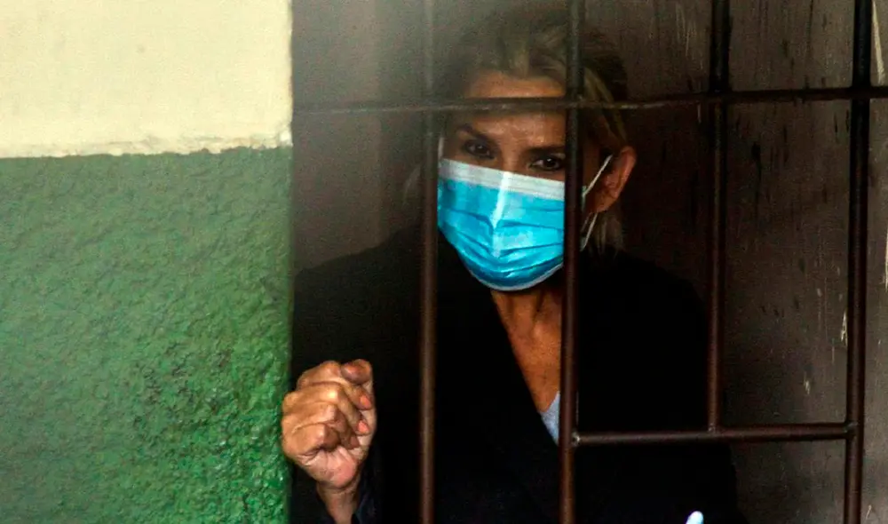 Jeanine Áñez fue arrestada el pasado 13 de marzo en la región amazónica de Beni, y luego llevada a La Paz en un avión militar y bajo una fuerte custodia policial. Foto: Télam Jeanine Áñez fue arrestada el pasado 13 de marzo en la región amazónica de Beni, y luego llevada a La Paz en un avión militar y bajo una fuerte custodia policial. Foto: Télam