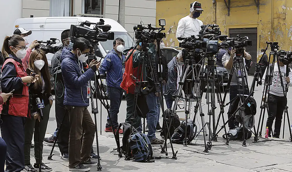 Necesaria aclaración. Tanto Castillo como Fujimori mantienen posturas cuestionables sobre la libertad de prensa y los medios. Foto: La República Necesaria aclaración. Tanto Castillo como Fujimori mantienen posturas cuestionables sobre la libertad de prensa y los medios. Foto: La República