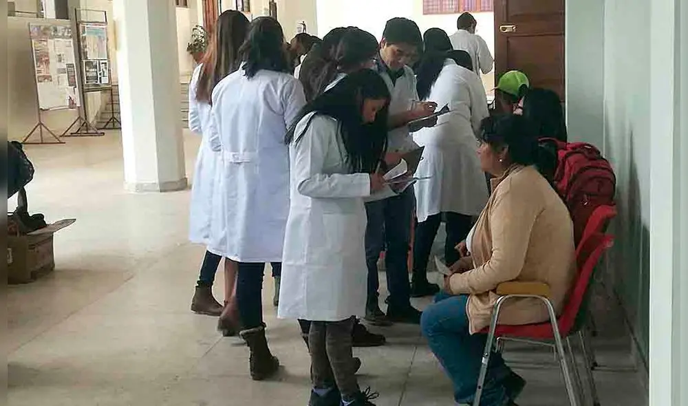Norma. Estudiantes de Medicina piden plazas de internado.