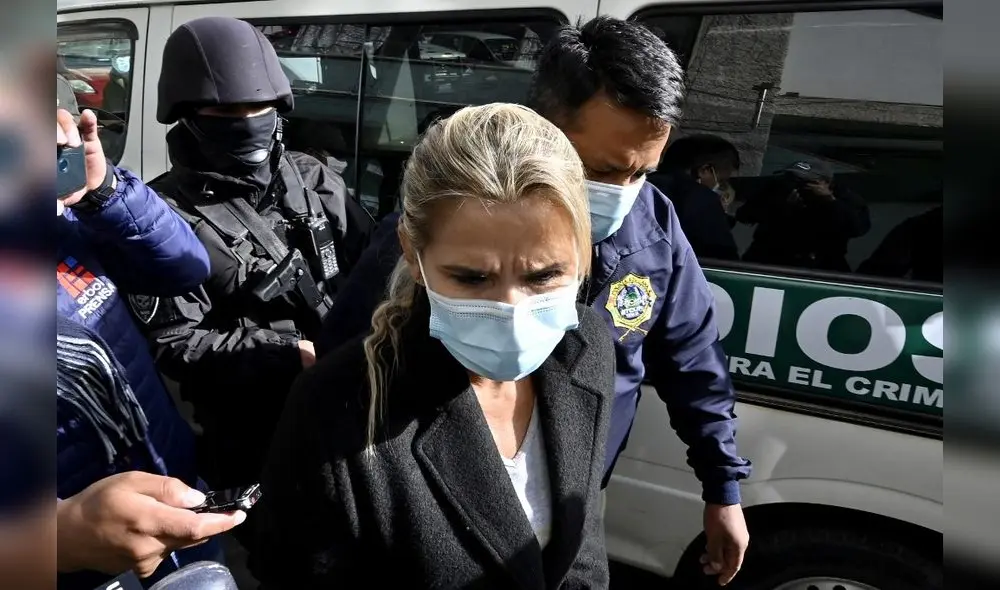 Jeanine Áñez también reclamó porque no se cumplió la orden judicial para su traslado a un hospital. Foto: AFP