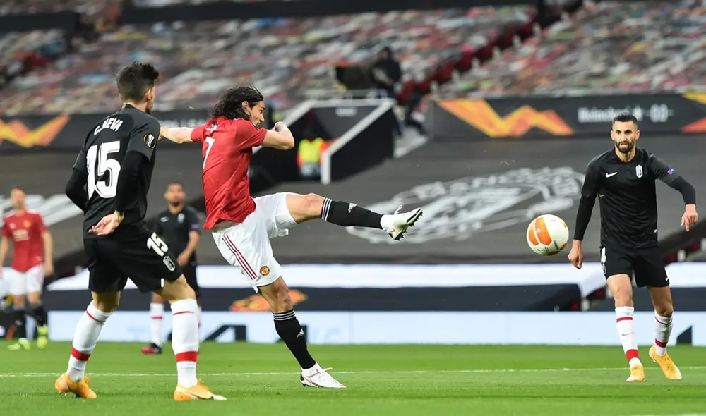 Edinson Cavani rompió el cero en Old Trafford. Foto: EFE
