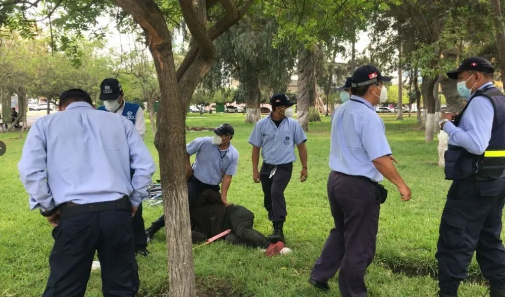 Así fue la intervención del Serenazgo de Lima. Foto: @arrunte5 / Twitter Así fue la intervención del Serenazgo de Lima. Foto: @arrunte5 / Twitter