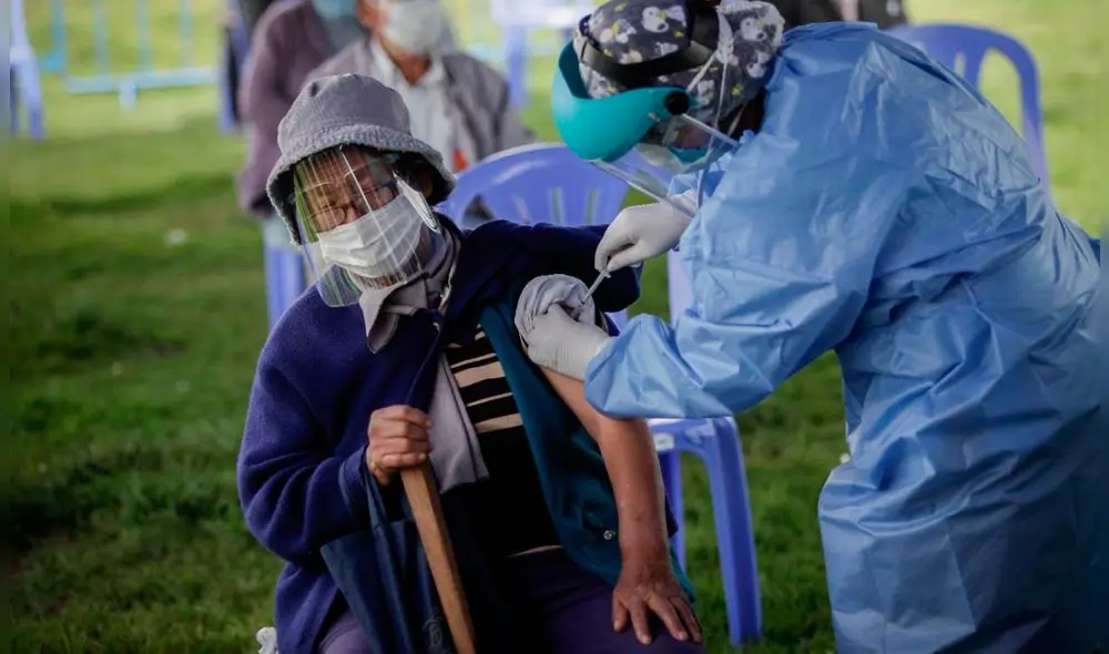 Campaña es dirigida a mayores de 80 años. Foto: Rodrigo Talavera, La República Campaña es dirigida a mayores de 80 años. Foto: Rodrigo Talavera, La República