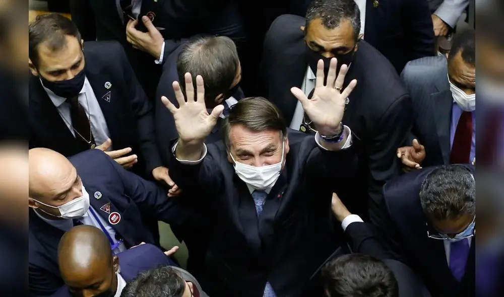 El “Gobierno Federal va a actuar dentro de las cuatro líneas de la Constitución restableciendo el orden en Brasil”, dijo Bolsonaro. Foto: AFP El “Gobierno Federal va a actuar dentro de las cuatro líneas de la Constitución restableciendo el orden en Brasil”, dijo Bolsonaro. Foto: AFP