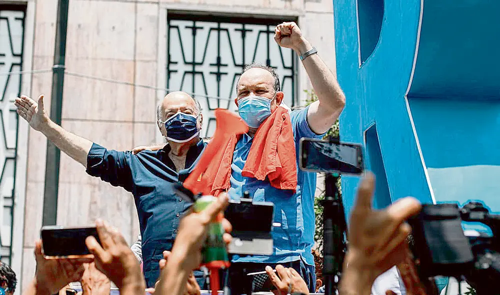 Divididos. De Soto y López Aliaga se enfrentaron por un mismo electorado. Foto: Aldair Mejía / La República Divididos. De Soto y López Aliaga se enfrentaron por un mismo electorado. Foto: Aldair Mejía / La República