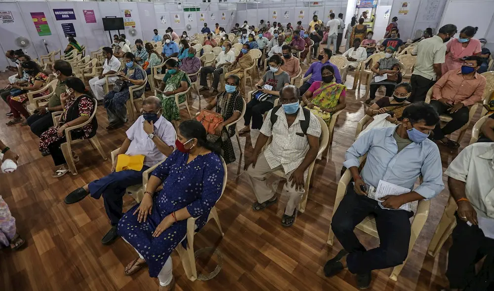 Nuevas variantes del virus y levantamiento de restricciones explican repunte de contagios. Foto: EFE