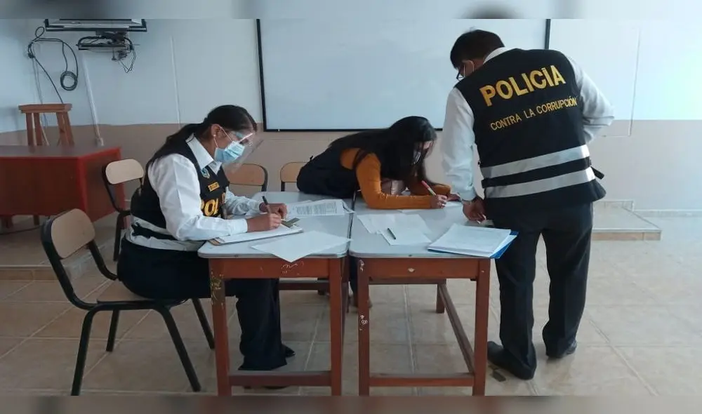 Fiscalía y Policía llegaron a las instalaciones de la Institución Educativa Neptali para investigar los padrones. Foto: difusión PNP Fiscalía y Policía llegaron a las instalaciones de la Institución Educativa Neptali para investigar los padrones. Foto: difusión PNP