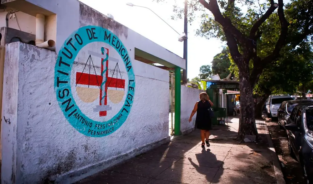 El cuerpo del bebé fue llevado al Instituto de Medicina Legal de Recife (Brasil). Foto: Folha de Pernambuco