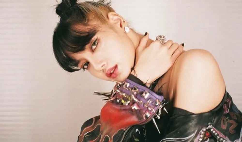 Lisa es rapera, maknae y bailarina principal de BLACKPINK. Foto: Instagram/@bazaarthailand