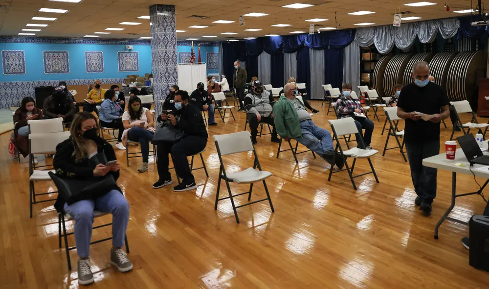 65,9% de adultos mayores ya recibió doble dosis de inmunización. Foto: AFP 65,9% de adultos mayores ya recibió doble dosis de inmunización. Foto: AFP
