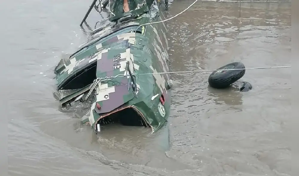 El cadáver fue hallado en el interior del helicóptero. Foto: Municipalidad de Megantoni El cadáver fue hallado en el interior del helicóptero. Foto: Municipalidad de Megantoni